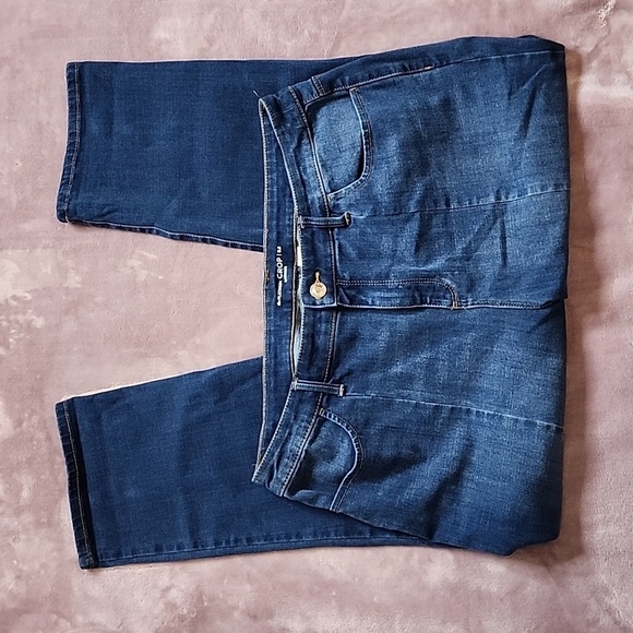 Chico's Denim - Women's Platinum Trouser Jeans by Chico - 2.5 Crop